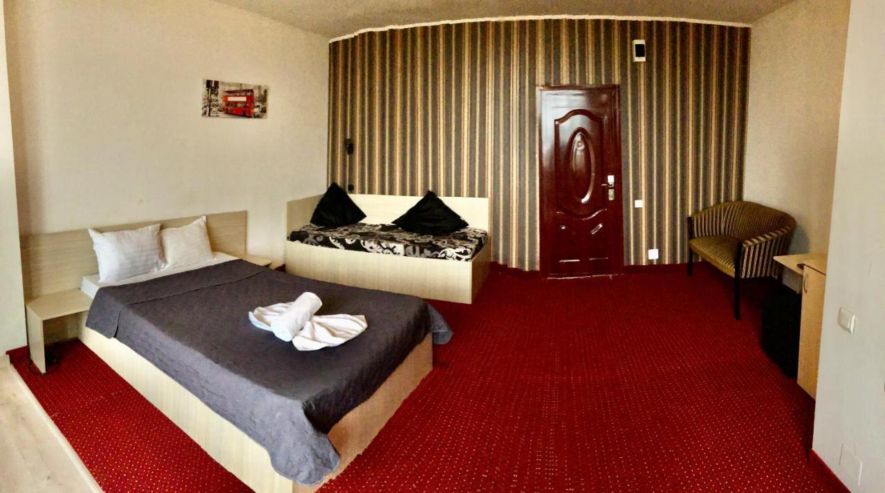 Hotel Mon Caprice 3*