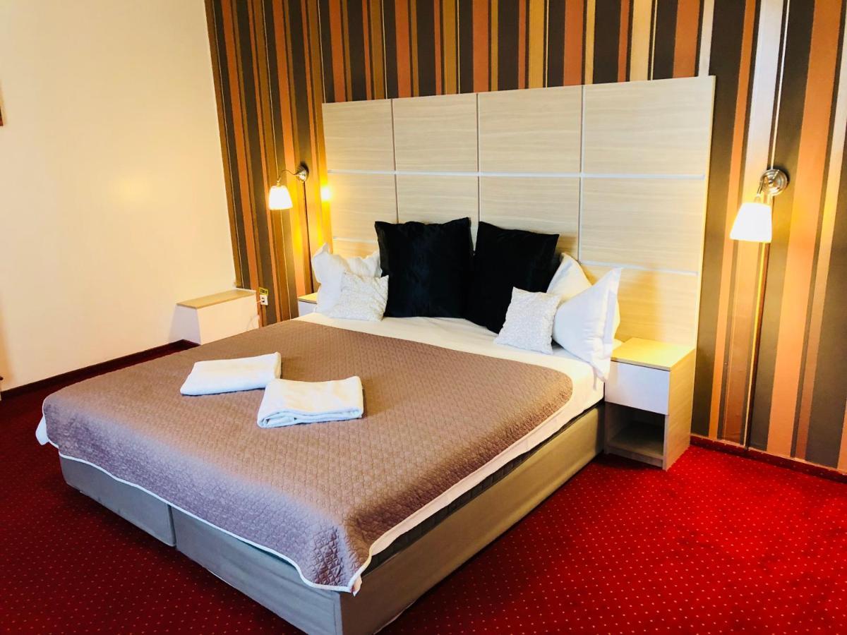 Mon Caprice 3* Bucarest